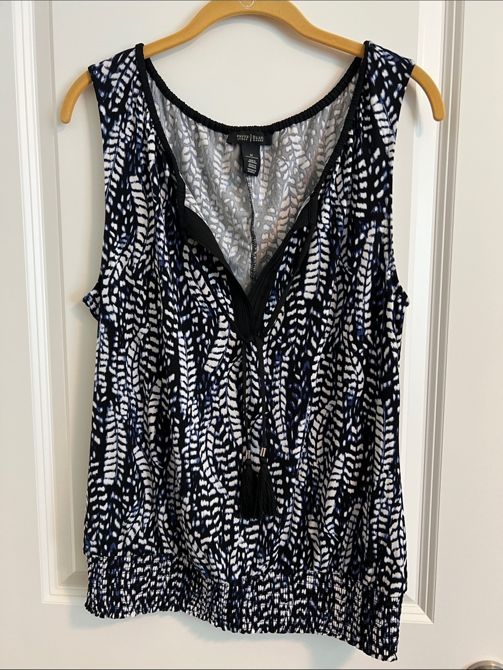 White House Black Market Women’s M Navy White Print Sleeveless Tassel Boho Top